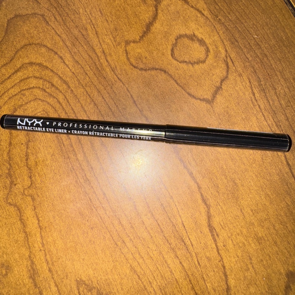 NYX Professional Black Eye Liner